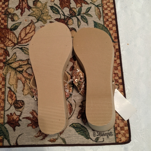 Sandals with stone embellishments - Picture 6 of 7